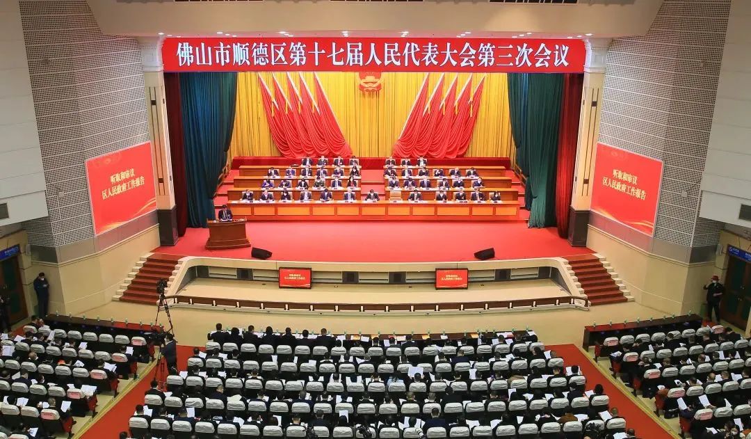 【 Participation in politics and deliberation 】 Xinhua representatives participate in the Two Sessions, and participate in politics and deliberation to fulfill their responsibilities and responsibilities for the people
